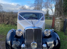 Vintage car for weddings in Newport